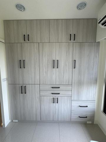 謝明峯 - 訂製更衣室衣櫃