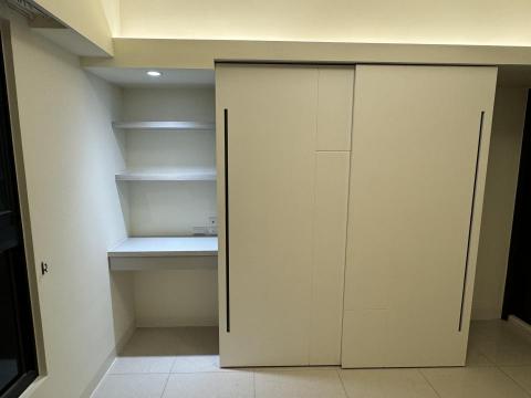 謝明峯 - 訂製衣櫃（拉門） 
化妝台