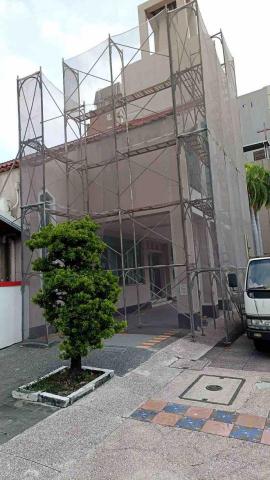 豪傑鷹架工程行 - 施工屋瓦