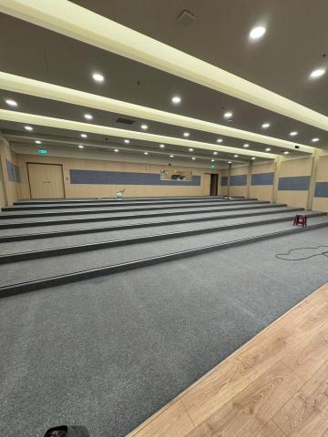 秉臣清潔企業社 - 台灣半導體展演廳清潔