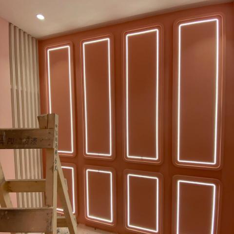 提供鄉居色服務的專家年輕人搞色