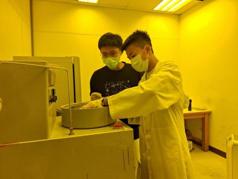 郭庭維 - 擔任2025高師大半導體營隊助教