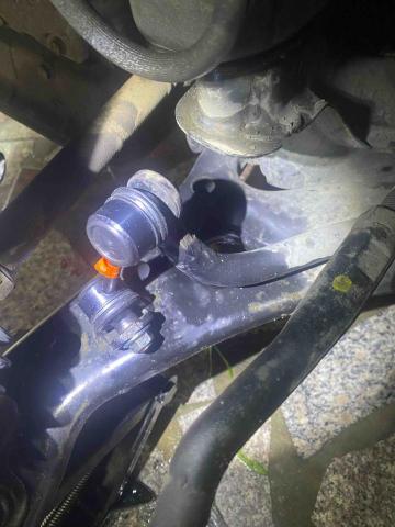 修速得 -  汽車前輪李子串更換