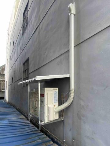騏偉空調工程 - 室外機完成品（美飾管-白、雨棚及白鐵架）