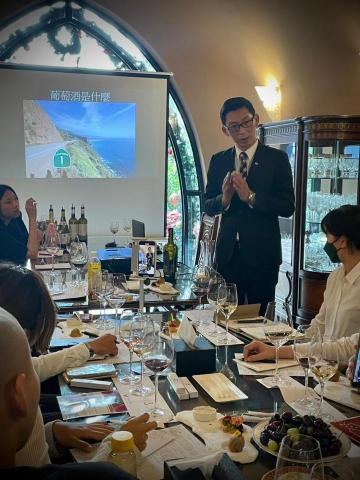 林傳凱 - 屏東葡萄酒課程