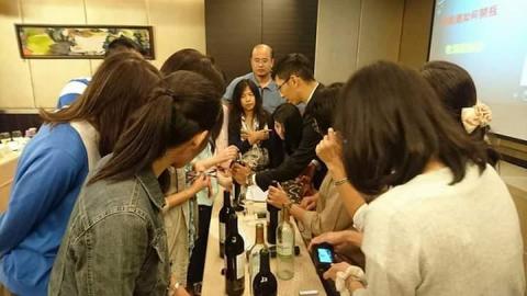 林傳凱 - 萬能工商教師公民訓練