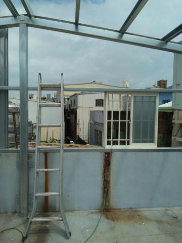 上穎三工程行 - 