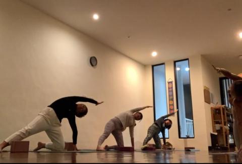 Yoga with Lucy 伊茜 / 恆春瑜伽 - 常態小團班