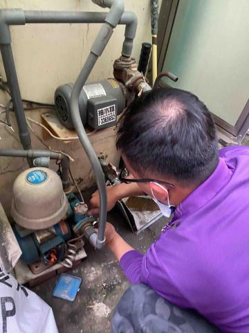 郭育榿 - 更換加壓馬達 郭育榿 - 更換加壓馬達