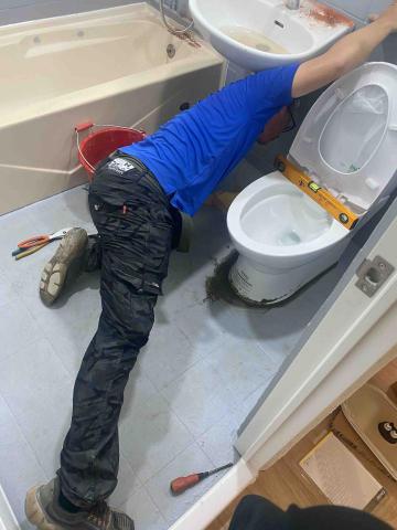 郭育榿 - 馬桶安裝 郭育榿 - 馬桶安裝