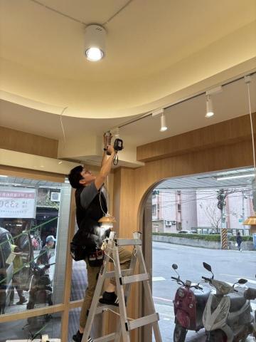 黃虹嘉 (嘉躍科技) -  黃虹嘉 (嘉躍科技) -