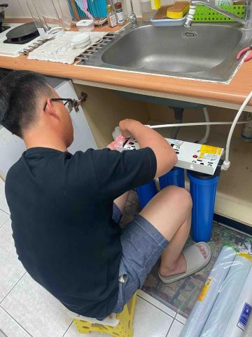 郭育榿 - 濾水器安裝 郭育榿 - 濾水器安裝