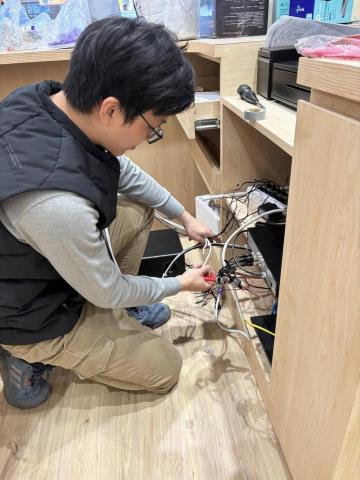 黃虹嘉 (嘉躍科技) -  黃虹嘉 (嘉躍科技) -