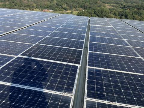 太陽能光電能源工作室 - 新北三芝 太陽光電案場  模組板及骨架更新汰換 完工照 太陽能光電能源工作室 - 新北三芝 太陽光電案場  模組板及骨架更新汰換 完工照