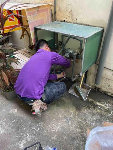 郭育榿 - 更換加壓馬達 郭育榿 - 更換加壓馬達