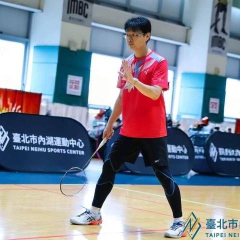提供羽球規則服務的專家李彥毅