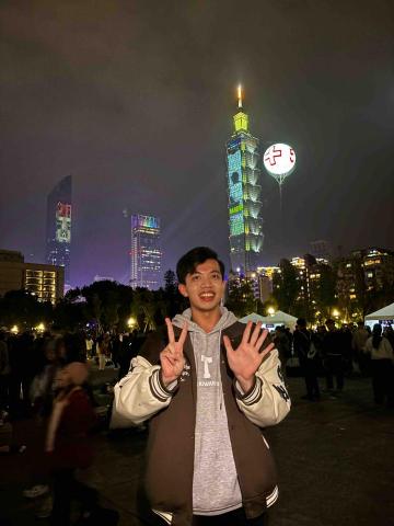 提供數學題服務的專家簡嘉俊