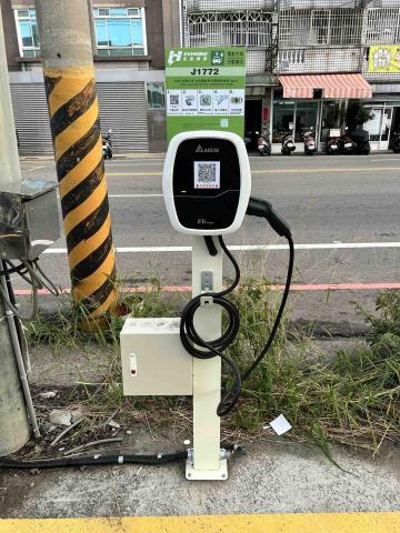 兆泓綠能(充電樁規劃、設備販售) - 大雅停車場安裝後