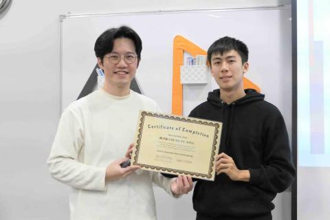 鍾聿寍 - 由台灣目前最大的Life coach培訓組織AndAction的初階教練結訓證書，經過認可與考核後才會頒發