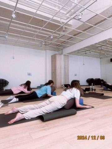 謝禎玲 - 冥想陰瑜伽