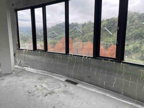 玉葉企業行 - 窗框抓漏