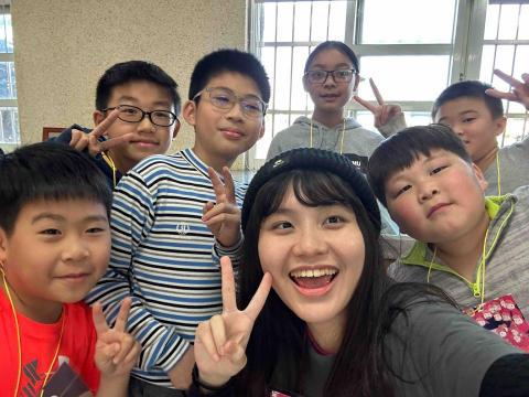 葉芯妤 - 教導學生回顧照