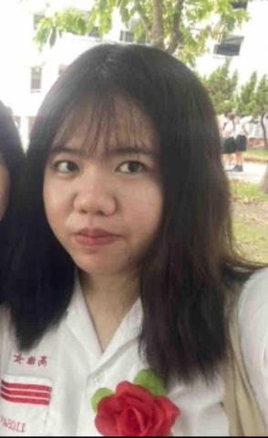 石宜平 - 去年在雄女的畢業照