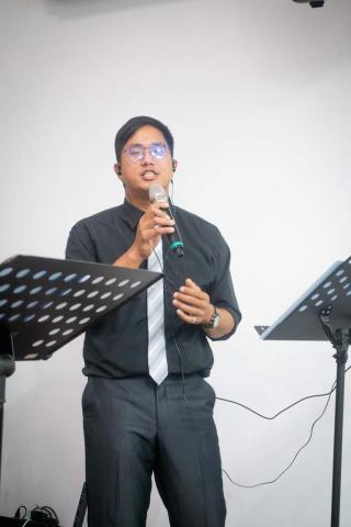 提供風景畫作服務的專家謝子毅