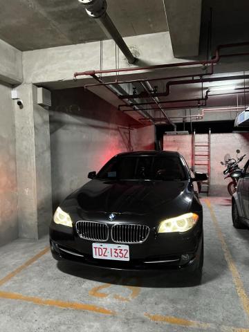 丹丹哥 - 使用BMW5系列服務您