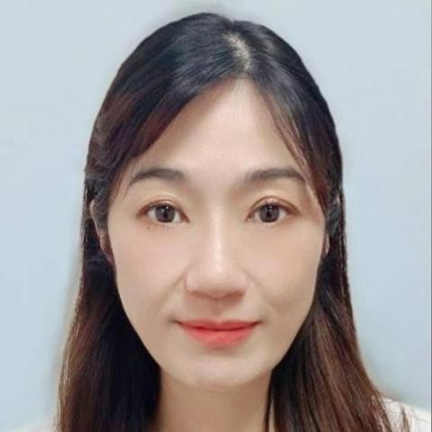 提供翻译i服務的專家Francine Wu