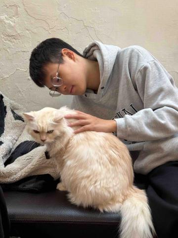 許博宸 - 有耐心且喜歡小動物