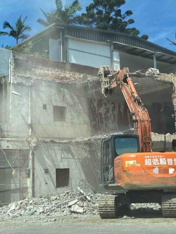 宏偉拆除工程行 - 