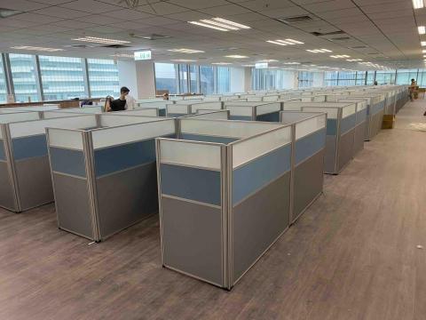 特居辦公家具 - 辦公桌屏風