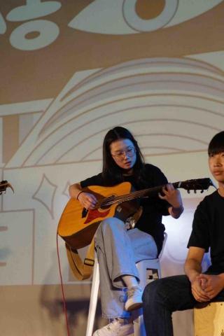 國小數學家教/陪讀 - 提供吉他社團活動之照片證明
