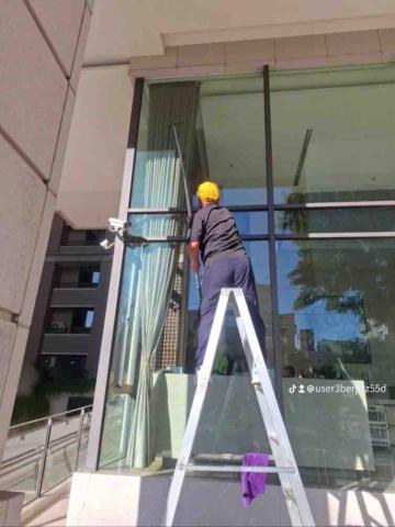 黃吉《環境維護清潔服務》 - 