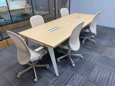特居辦公家具 - 會議桌