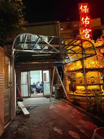 弘國工程行 - 白鐵採光罩