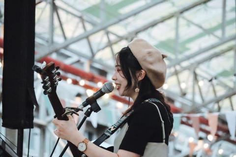 佳錚🏕️｜吉他彈唱、創作歌手 - 金葉俱樂部演出