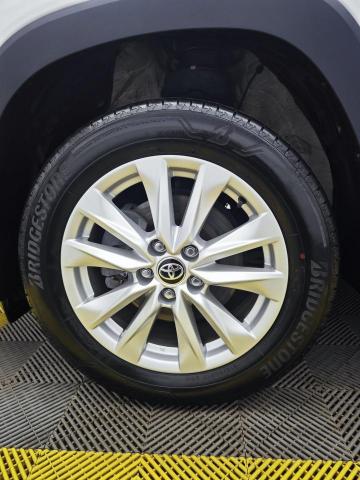 汽車快速封體 - 不管是鍍膜或者打蠟~所有著重的都是洗車
洗車步驟
冷車-等來令片跟引擎散熱完成
上泡沫
上柏油跟蟲鳥屍體去除劑
下泡沫用高壓水槍沖洗
第二次上泡沫
上鐵粉清除
下泡沫用高壓水槍沖洗
上泡沫
上鹼性鋁圈清除劑
正洗...開始使用羊毛擦拭板金
下泡沫...正洗完可以用高壓水槍清洗
玻璃油膜去除
跑磁土，用磁土清潔劑+磁土抹布全車跑一次
高壓沖洗
板金擦拭乾淨
可以開始拋光上水性粗蠟...傷痕修復拉鏡面