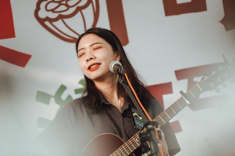 佳錚🏕️｜吉他彈唱、創作歌手 - 屏東可可園區演出