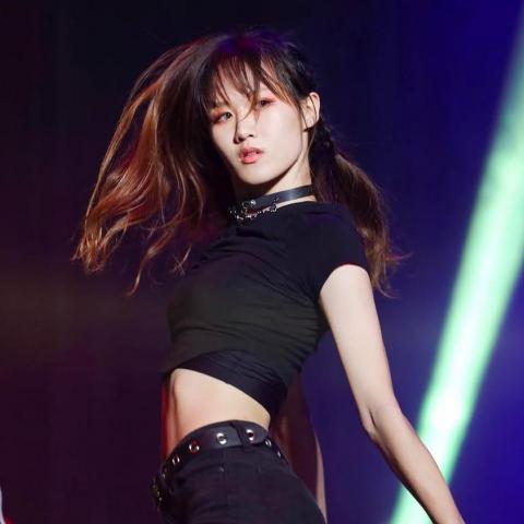 提供跳舞台北服務的專家Luna