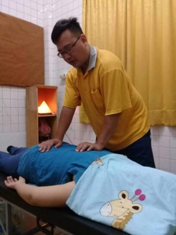 台中霈哥到府按摩 - 工作照