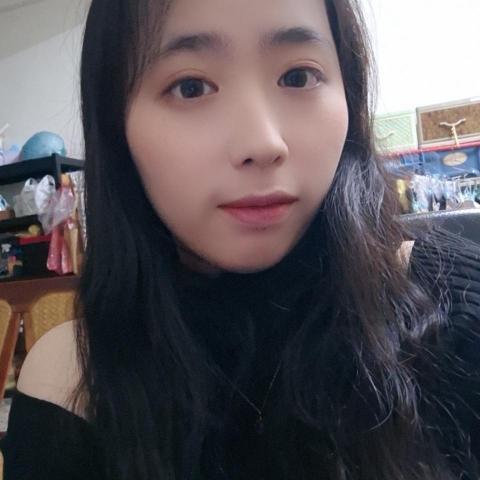 提供女裝服務的專家張郁宣