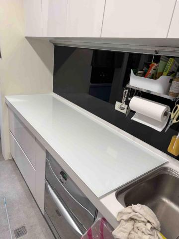 莊子緯 - 5優白T烤白 廚具桌板