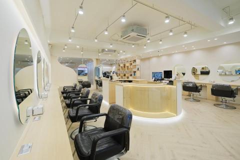 左手企業 - 服務項目：商業空間設計裝潢
合作品牌：KAZI卡滋美髮沙龍