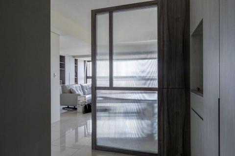 禎咖都棲室內裝修設計有限公司‧袁禎佑建築師 - 隔屏使用小冰柱的玻璃，讓空間顯得更典雅