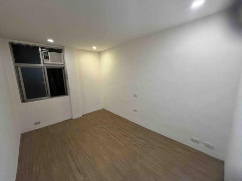 周傳傑 - 房間 補土+青葉1501上色