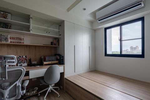 禎咖都棲室內裝修設計有限公司‧袁禎佑建築師 - 多功能室，在平常只有夫妻兩人的時候是敞開的，有客人來需要留宿的時候，可以關起來做休憩。