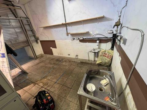 崴哥水電工程 - 板橋捷運站3號出口 舊有迴路整理、迴路標註、異動、多餘的收納保留 過濾器移位  施工後