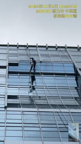 亮欣防水工程 - 外牆蜘蛛人清洗